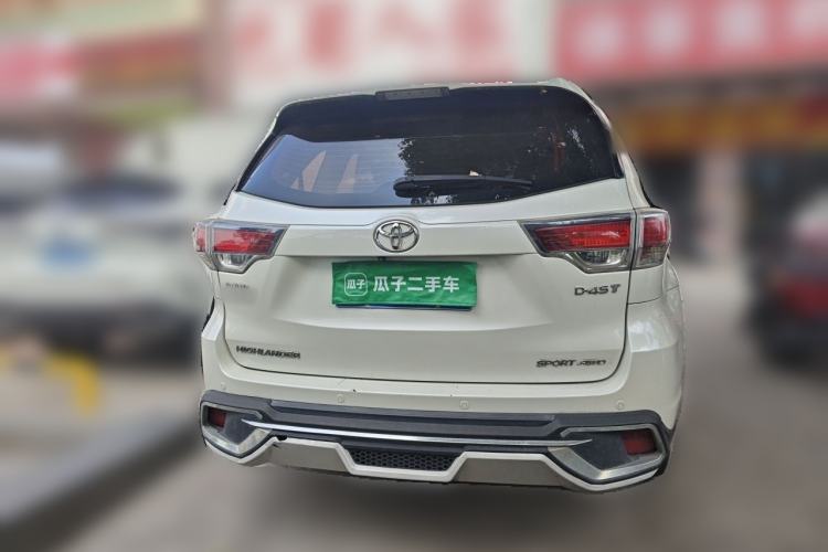 Used Toyota Highlander 2017 2.0T Four-Wheel Drive Luxury Edition 7 Seats Rear