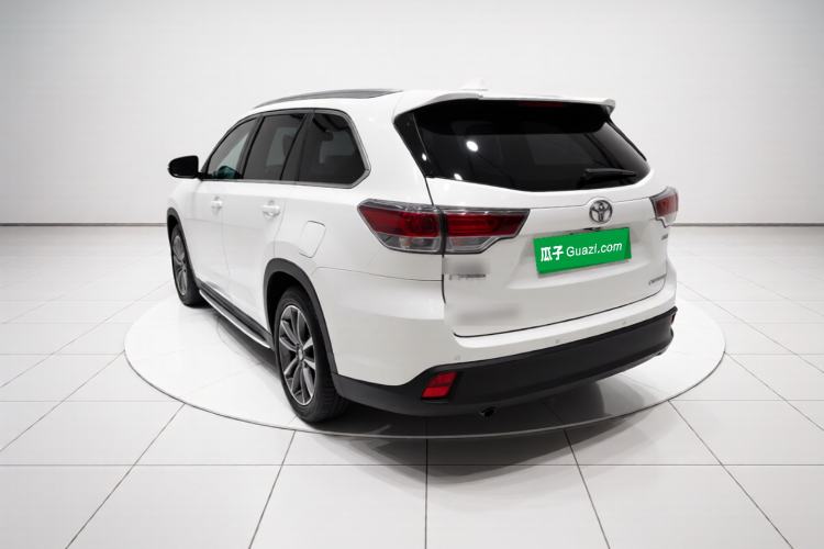 Used Toyota Highlander 2017 2.0T Two-Wheel Drive Luxury Edition 7 Seats Rear Left 45 Deg