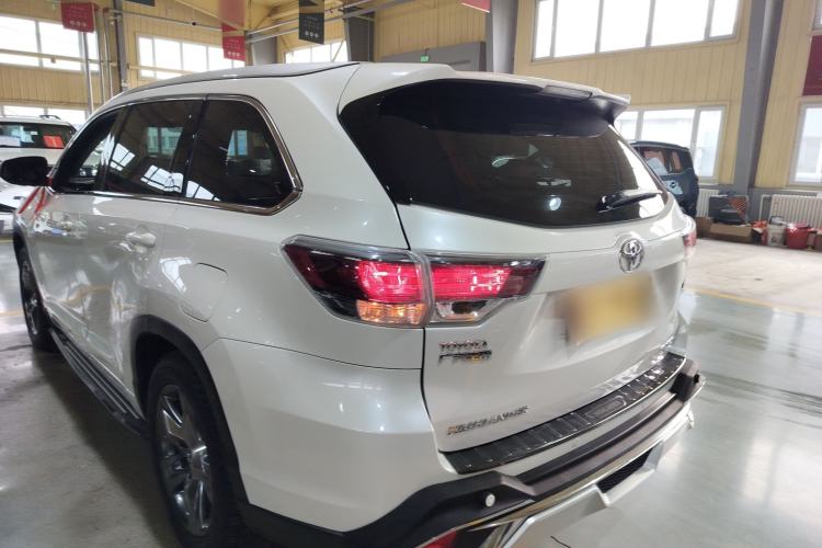 Used Toyota Highlander 2017 2.0T Four-Wheel Drive Luxury Edition 7 Seats Rear Left 45 Deg