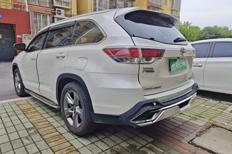 Used Toyota Highlander 2017 2.0T Four-Wheel Drive Luxury Edition 7 Seats Rear Left 45 Deg