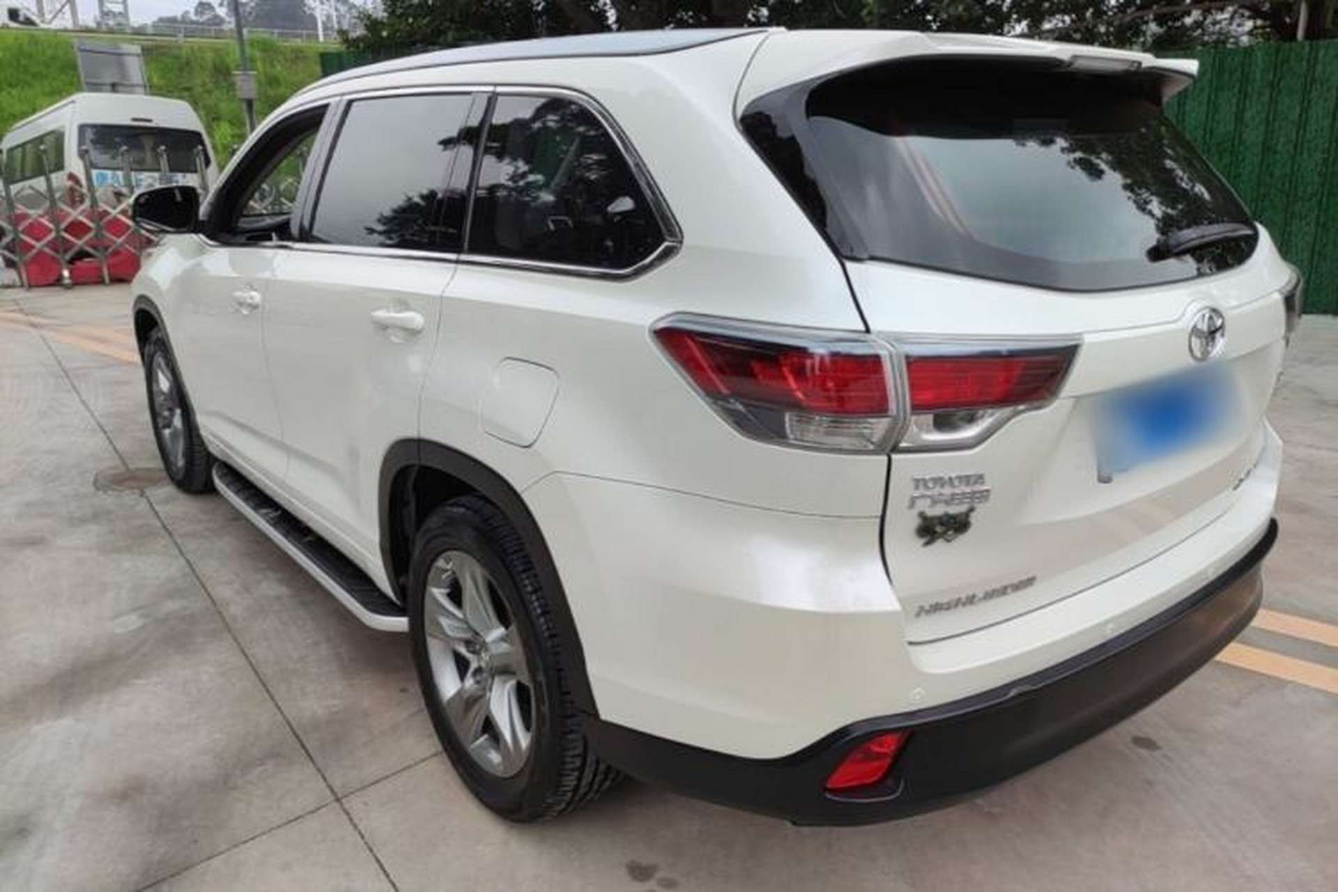 Used Toyota Highlander 2017 2.0T Four-Wheel Drive Luxury Edition 7 Seats Rear Left 45 Deg