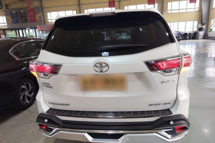 Used Toyota Highlander 2017 2.0T Four-Wheel Drive Luxury Edition 7 Seats Rear