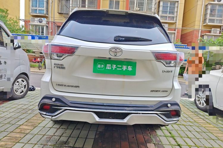 Used Toyota Highlander 2017 2.0T Four-Wheel Drive Luxury Edition 7 Seats Rear