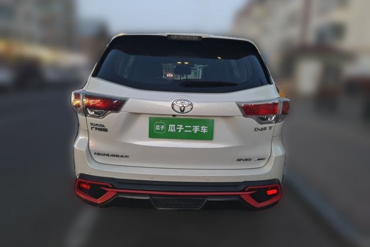 Used Toyota Highlander 2017 2.0T Four-Wheel Drive Luxury Edition 7 Seats Rear