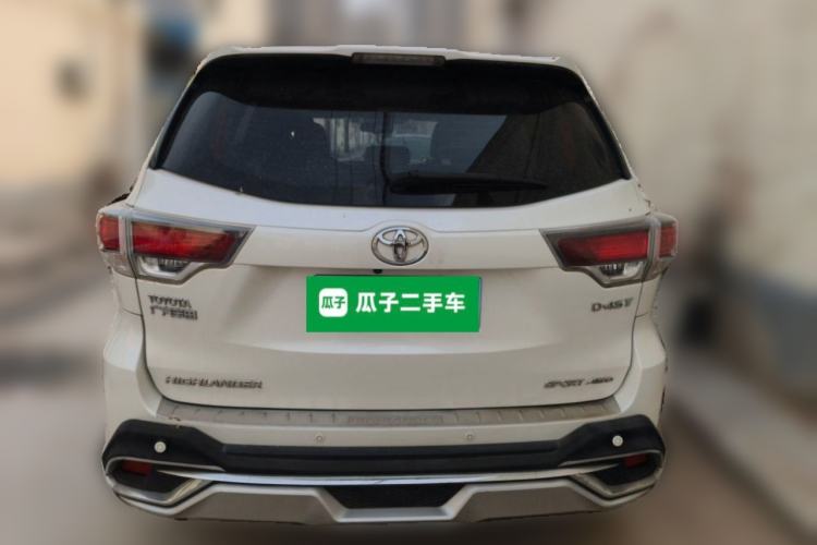 Used Toyota Highlander 2017 2.0T Four-Wheel Drive Luxury Edition 7 Seats Rear