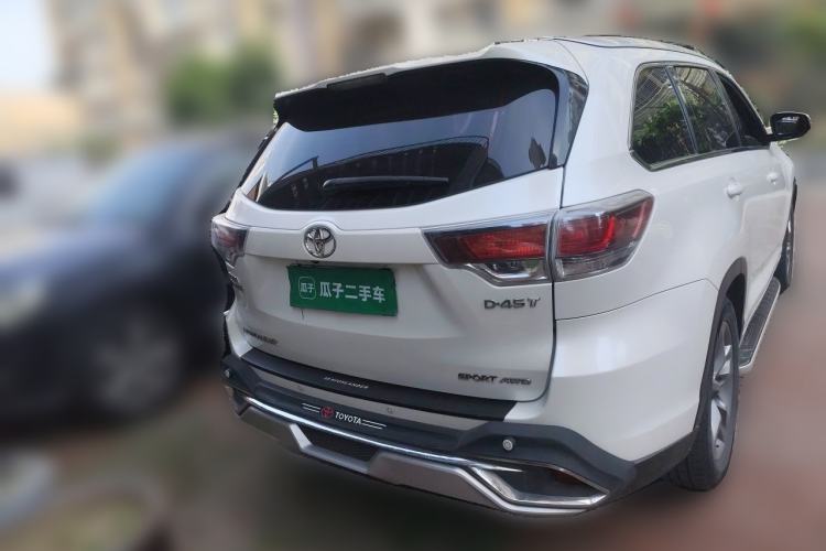 Used Toyota Highlander 2017 2.0T Four-Wheel Drive Luxury Edition 7 Seats Rear