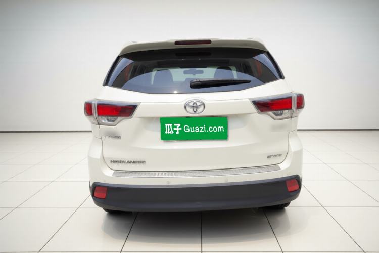 Used Toyota Highlander 2017 2.0T Two-Wheel Drive Luxury Edition 7 Seats Rear