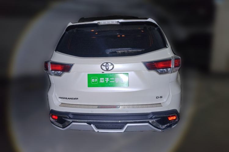 Used Toyota Highlander 2017 2.0T Four-Wheel Drive Luxury Edition 7 Seats Rear