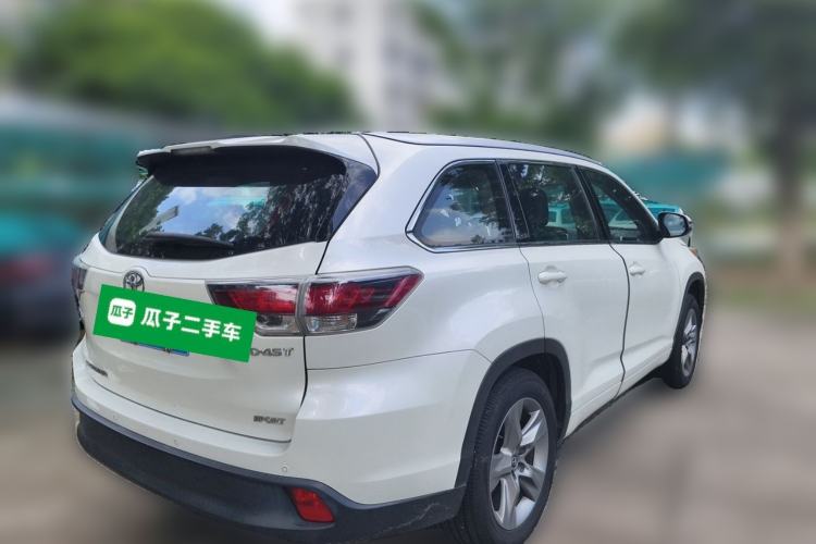 Used Toyota Highlander 2017 2.0T Two-Wheel Drive Luxury Edition 7 Seats Rear Right 45 Deg