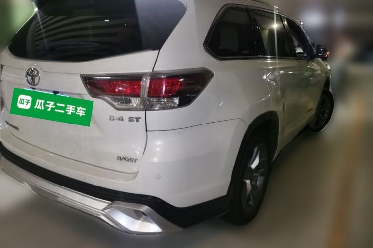 Used Toyota Highlander 2017 2.0T Two-Wheel Drive Luxury Edition 7 Seats Rear Right 45 Deg