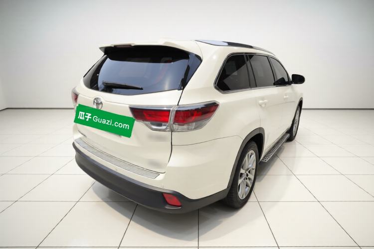 Used Toyota Highlander 2017 2.0T Two-Wheel Drive Luxury Edition 7 Seats Rear Right 45 Deg
