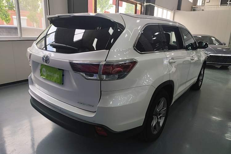 Used Toyota Highlander 2017 2.0T Four-Wheel Drive Luxury Edition 7 Seats Rear Right 45 Deg