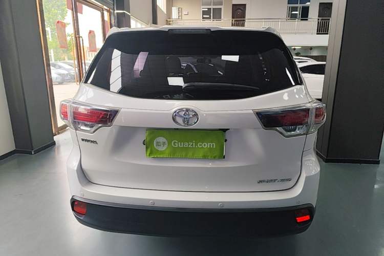 Used Toyota Highlander 2017 2.0T Four-Wheel Drive Luxury Edition 7 Seats Rear