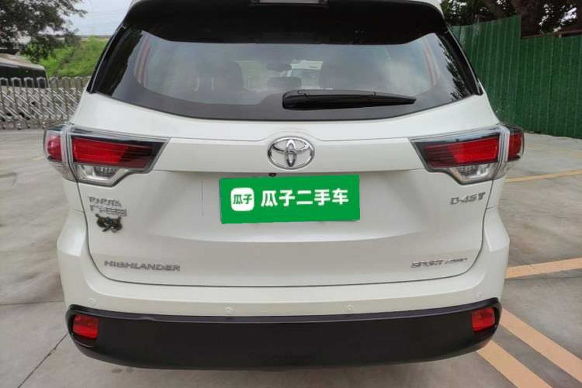 Used Toyota Highlander 2017 2.0T Four-Wheel Drive Luxury Edition 7 Seats Rear