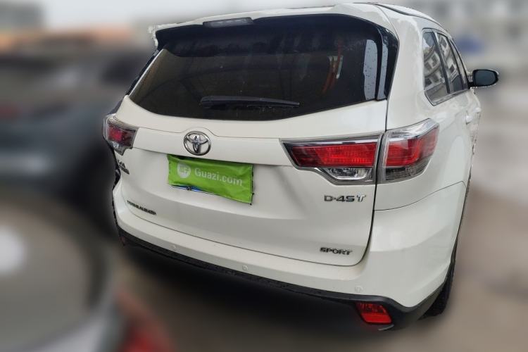 Used Toyota Highlander 2017 2.0T Two-Wheel Drive Luxury Edition 7 Seats Rear