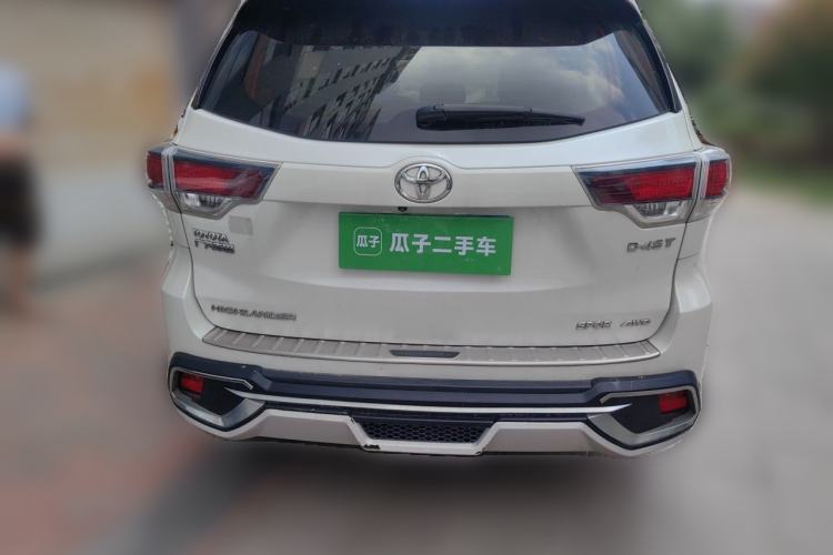 Used Toyota Highlander 2017 2.0T Four-Wheel Drive Luxury Navigation Version 7 Seats Rear
