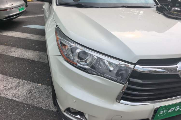 Used Toyota Highlander 2017 2.0T Two-Wheel Drive Luxury Edition 7 Seats Right Front Headlight