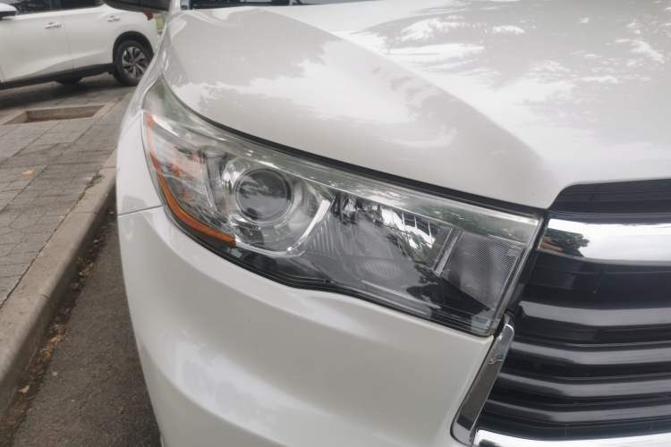 Used Toyota Highlander 2017 2.0T Four-Wheel Drive Luxury Edition 7 Seats Right Front Headlight