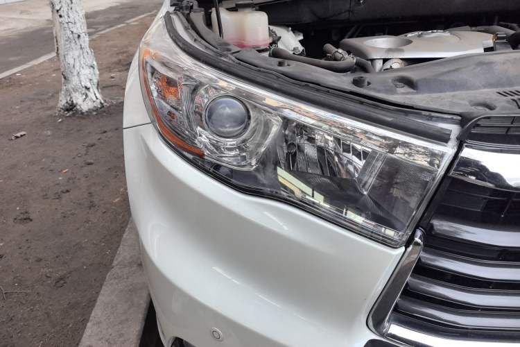 Used Toyota Highlander 2017 2.0T Four-Wheel Drive Luxury Edition 7 Seats Right Front Headlight
