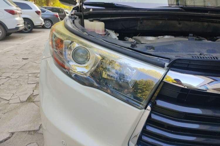 Used Toyota Highlander 2017 2.0T Four-Wheel Drive Luxury Edition 7 Seats Right Front Headlight