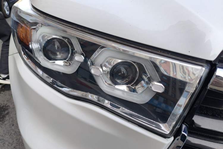 Used Toyota Highlander 2017 2.0T Four-Wheel Drive Luxury Edition 7 Seats Right Front Headlight