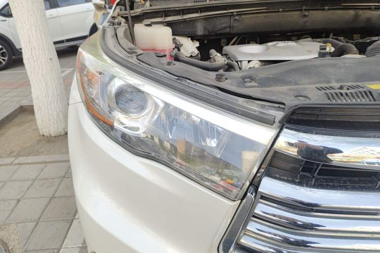 Used Toyota Highlander 2017 2.0T Four-Wheel Drive Luxury Edition 7 Seats Right Front Headlight