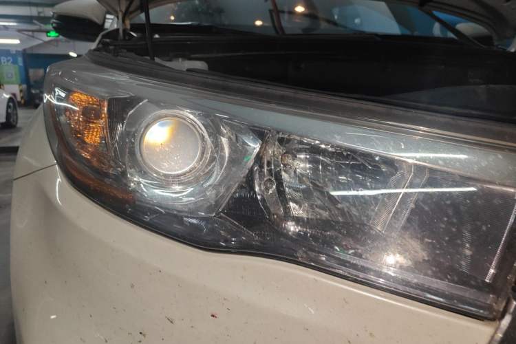 Used Toyota Highlander 2017 2.0T Four-Wheel Drive Luxury Edition 7 Seats Right Front Headlight