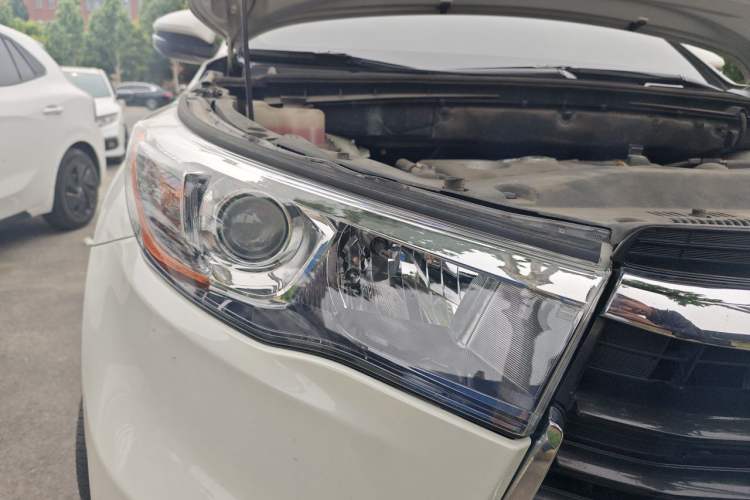 Used Toyota Highlander 2017 2.0T Four-Wheel Drive Luxury Edition 7 Seats Right Front Headlight