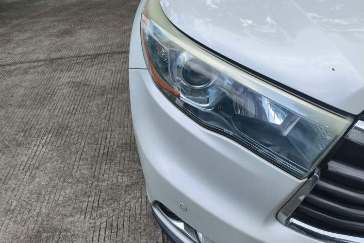 Used Toyota Highlander 2017 2.0T Two-Wheel Drive Luxury Edition 7 Seats Right Front Headlight