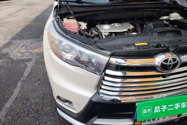 Used Toyota Highlander 2017 2.0T Four-Wheel Drive Luxury Edition 7 Seats Right Front Headlight