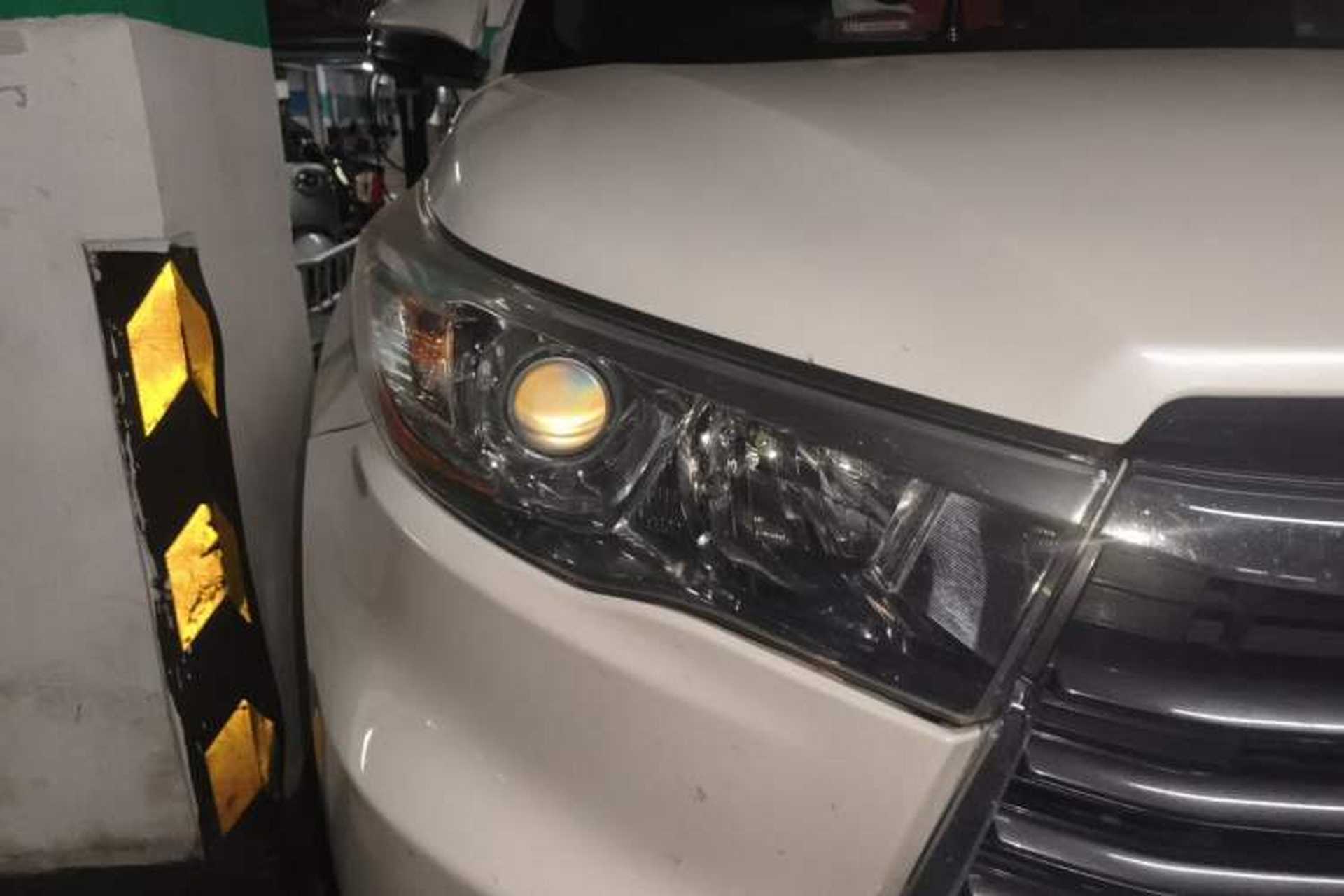 Used Toyota Highlander 2017 2.0T Four-Wheel Drive Luxury Edition 7 Seats Right Front Headlight