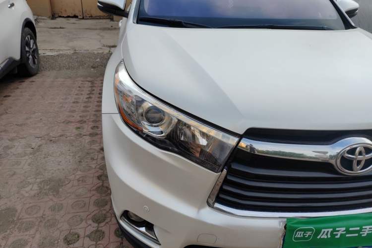 Used Toyota Highlander 2017 2.0T Four-Wheel Drive Luxury Edition 7 Seats Right Front Headlight