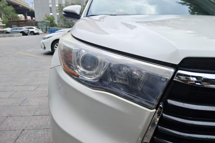 Used Toyota Highlander 2017 2.0T Four-Wheel Drive Luxury Edition 7 Seats Right Front Headlight