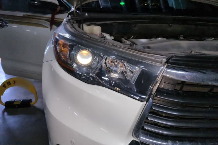 Used Toyota Highlander 2017 2.0T Four-Wheel Drive Luxury Edition 7 Seats Right Front Headlight