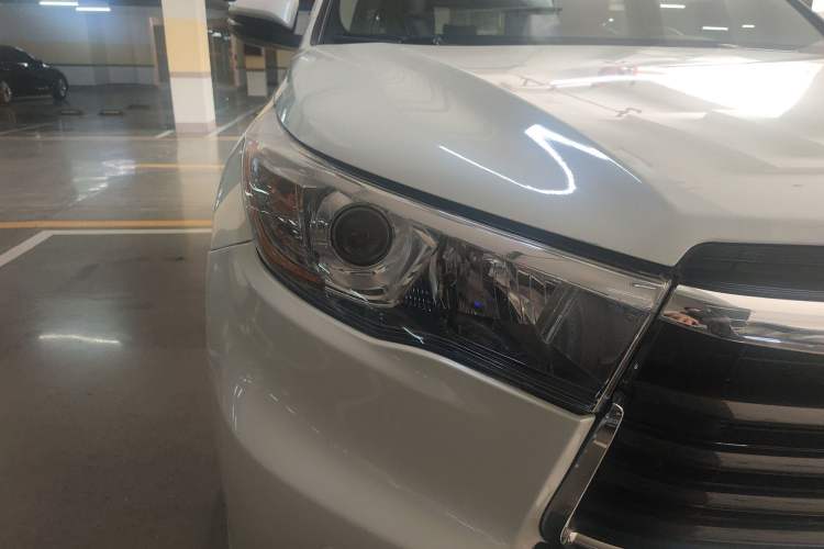 Used Toyota Highlander 2017 2.0T Four-Wheel Drive Luxury Edition 7 Seats Right Front Headlight