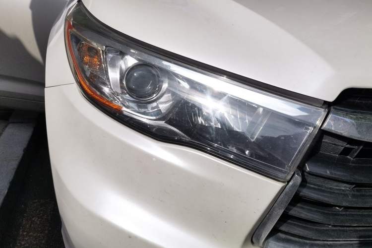 Used Toyota Highlander 2017 2.0T Four-Wheel Drive Luxury Edition 7 Seats Right Front Headlight