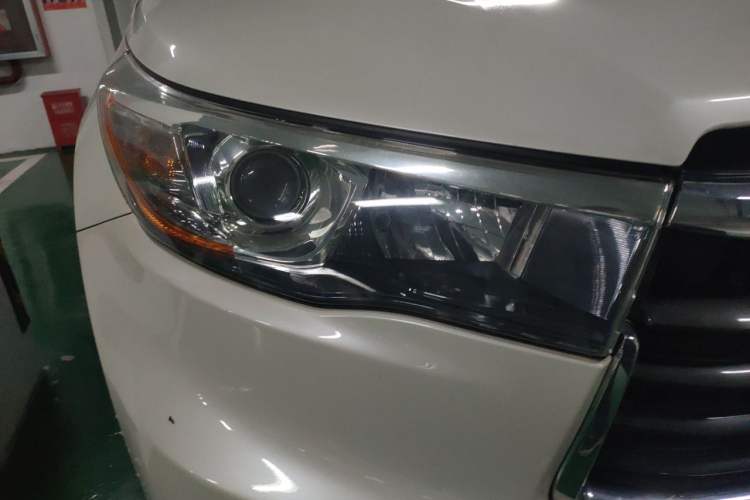 Used Toyota Highlander 2017 2.0T Four-Wheel Drive Luxury Edition 7 Seats Right Front Headlight