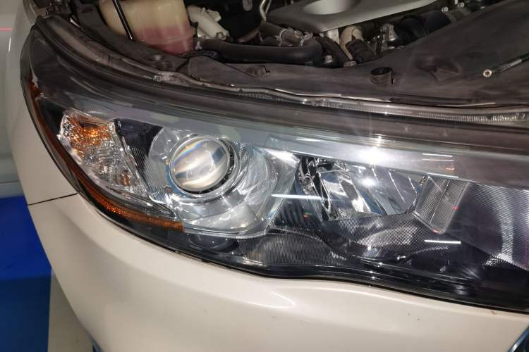 Used Toyota Highlander 2017 2.0T Four-Wheel Drive Luxury Edition 7 Seats Right Front Headlight