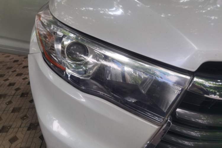 Used Toyota Highlander 2017 2.0T Two-Wheel Drive Luxury Edition 7 Seats Right Front Headlight
