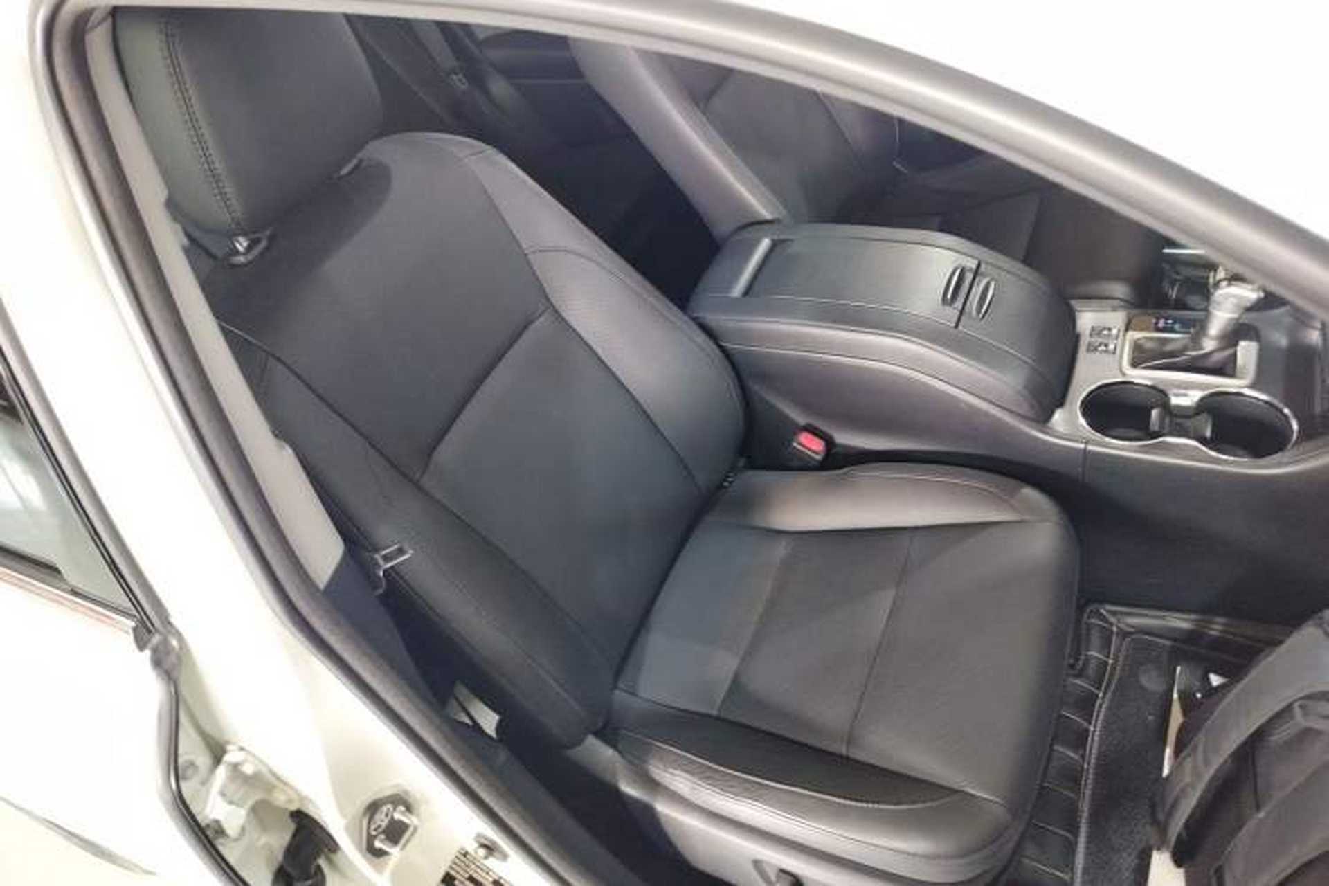 Used Toyota Highlander 2017 2.0T Four-Wheel Drive Luxury Edition 7 Seats Right Front Seat