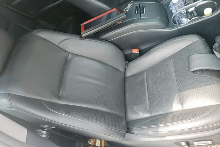 Used Toyota Highlander 2017 2.0T Four-Wheel Drive Luxury Edition 7 Seats Right Front Seat