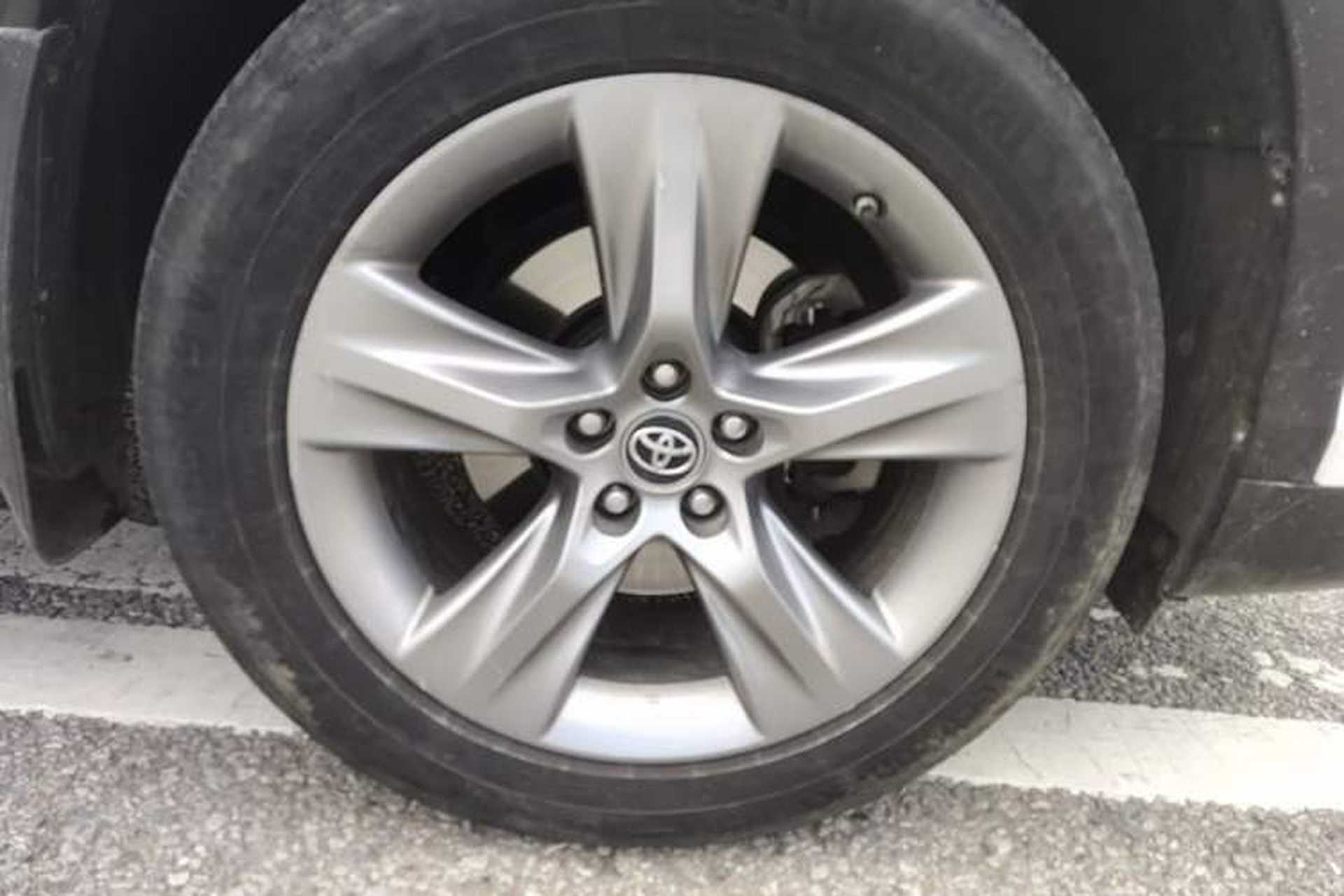 Used Toyota Highlander 2017 2.0T Four-Wheel Drive Luxury Edition 7 Seats Right Front Wheel Hub