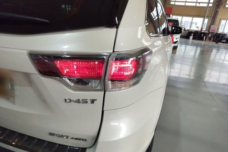 Used Toyota Highlander 2017 2.0T Four-Wheel Drive Luxury Edition 7 Seats Right Rear Taillight