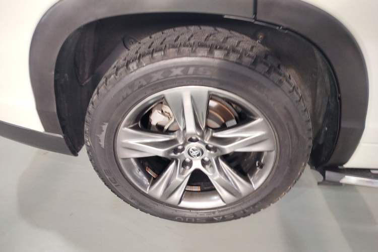 Used Toyota Highlander 2017 2.0T Four-Wheel Drive Luxury Edition 7 Seats Right Rear Wheel Hub