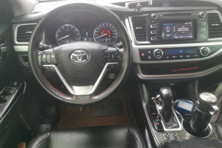 Used Toyota Highlander 2017 2.0T Four-Wheel Drive Luxury Edition 7 Seats Steering Wheel