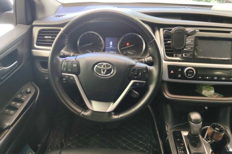 Used Toyota Highlander 2017 2.0T Four-Wheel Drive Luxury Edition 7 Seats Steering Wheel