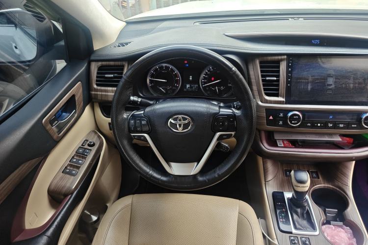 Used Toyota Highlander 2017 2.0T Four-Wheel Drive Luxury Edition 7 Seats Steering Wheel