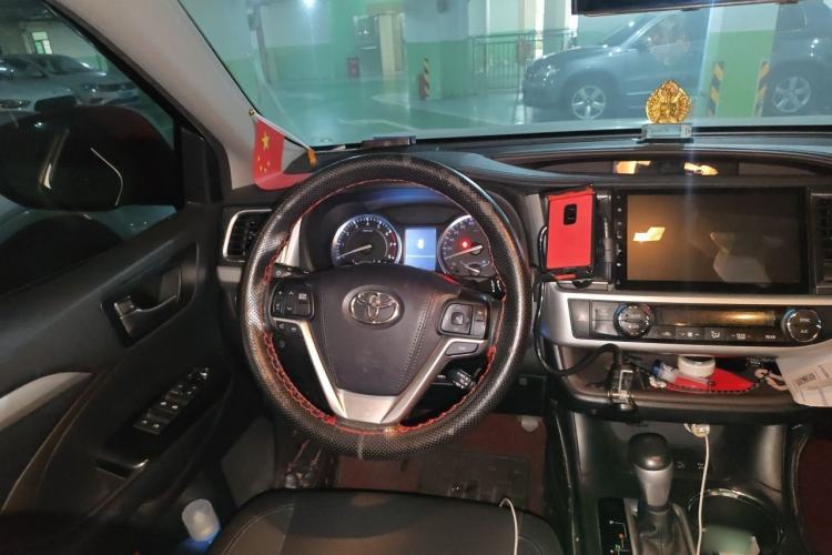 Used Toyota Highlander 2017 2.0T Four-Wheel Drive Luxury Edition 7 Seats Steering Wheel