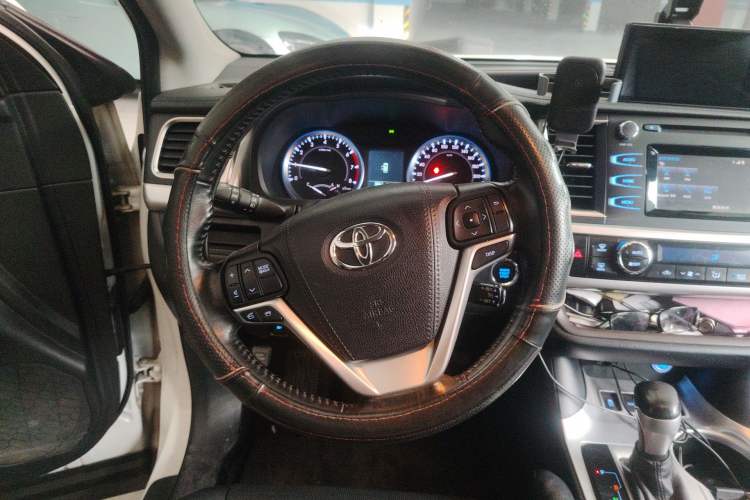 Used Toyota Highlander 2017 2.0T Four-Wheel Drive Luxury Edition 7 Seats Steering Wheel
