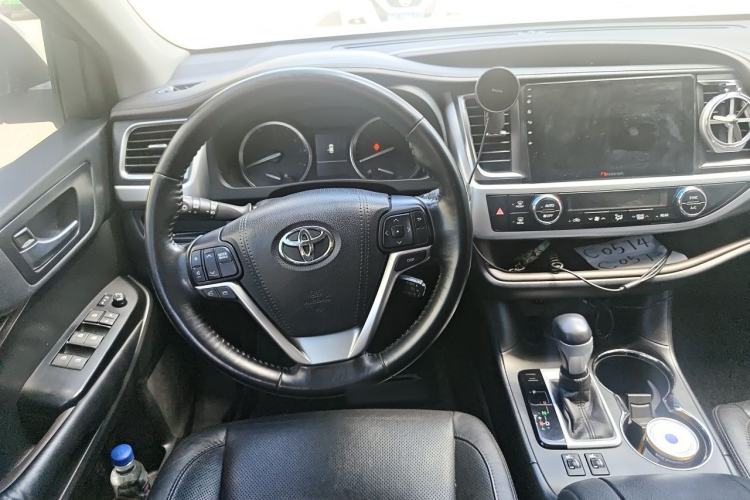 Used Toyota Highlander 2017 2.0T Four-Wheel Drive Luxury Edition 7 Seats Steering Wheel